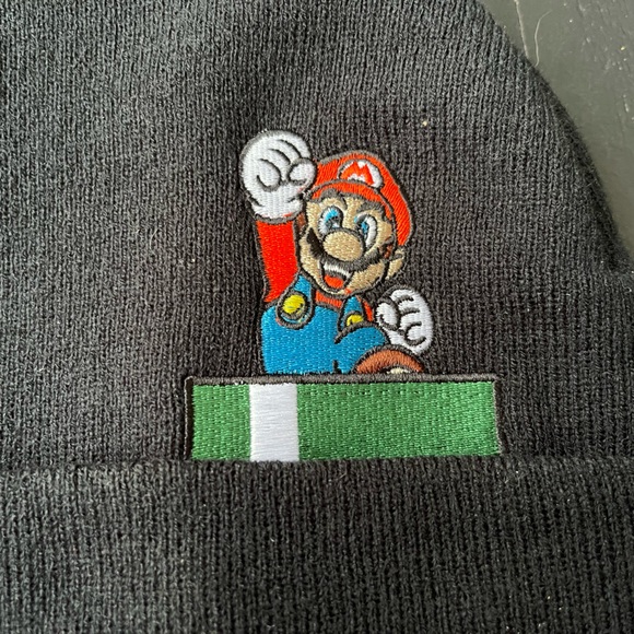 Super Mario Beanie! - Picture 2 of 5